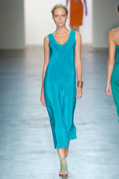 Look 11